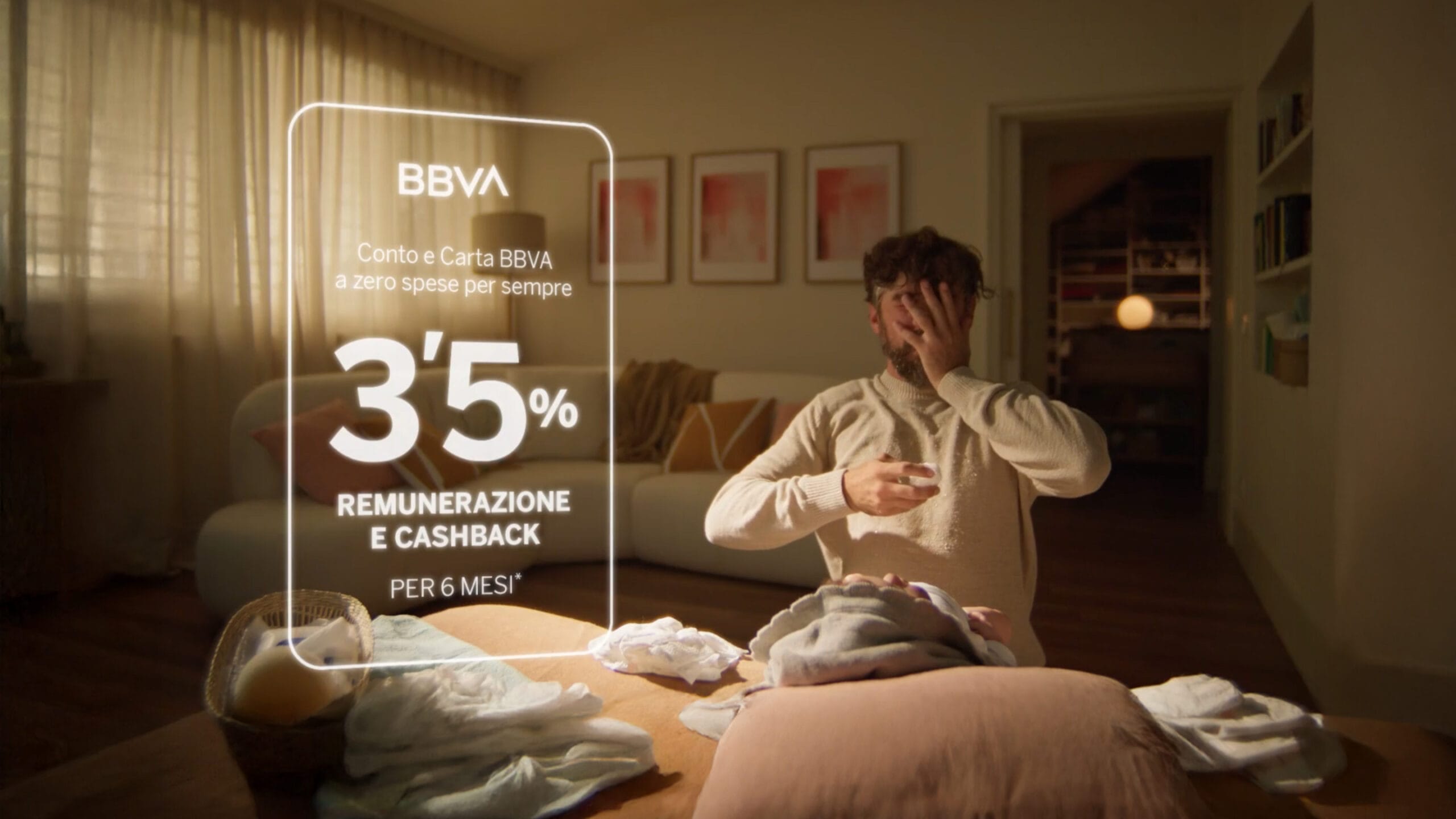 Commercials_BBVALaVidaPide_03